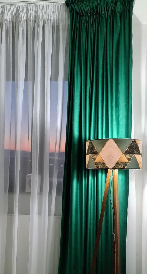 Isaran Apartament With Panoramic City View Brasov Bagian luar foto