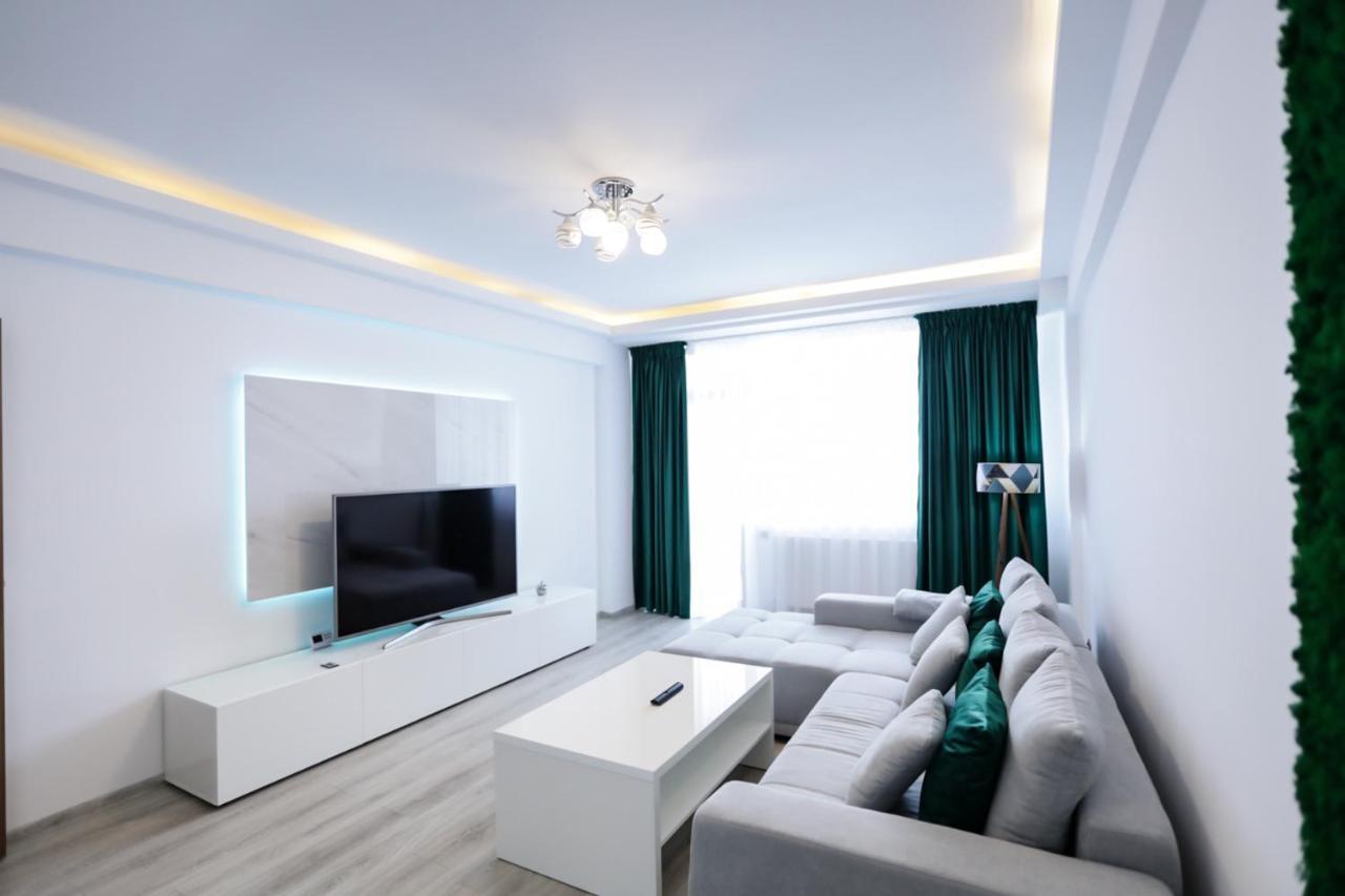 Isaran Apartament With Panoramic City View Brasov Bagian luar foto